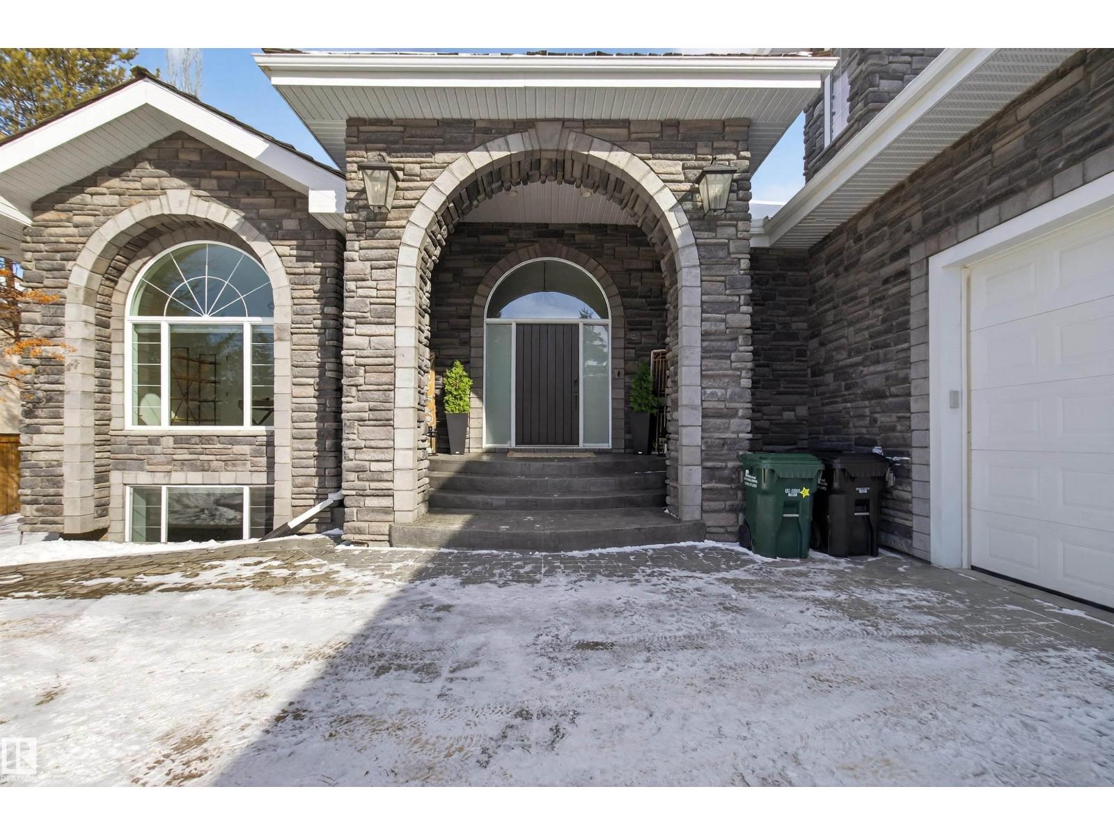 525 ESTATE DR