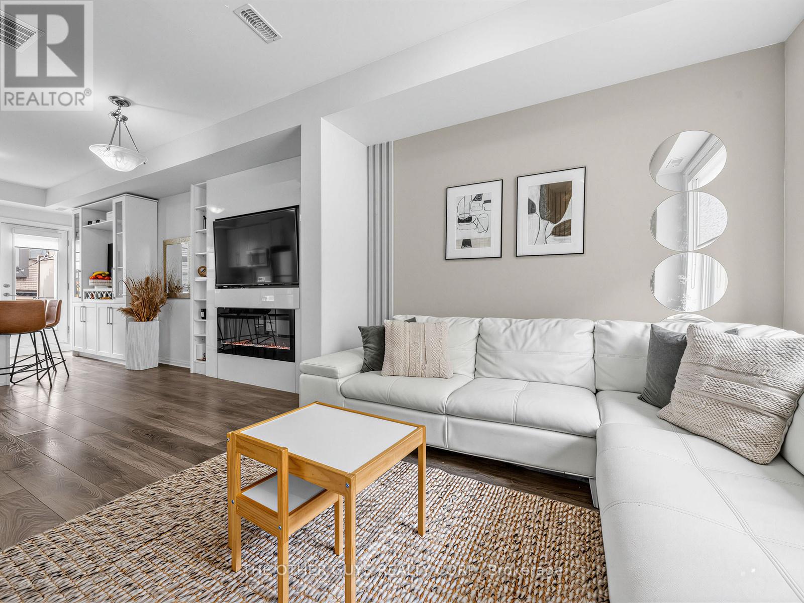 3 - 60 THOMAS MULHOLLAND DRIVE