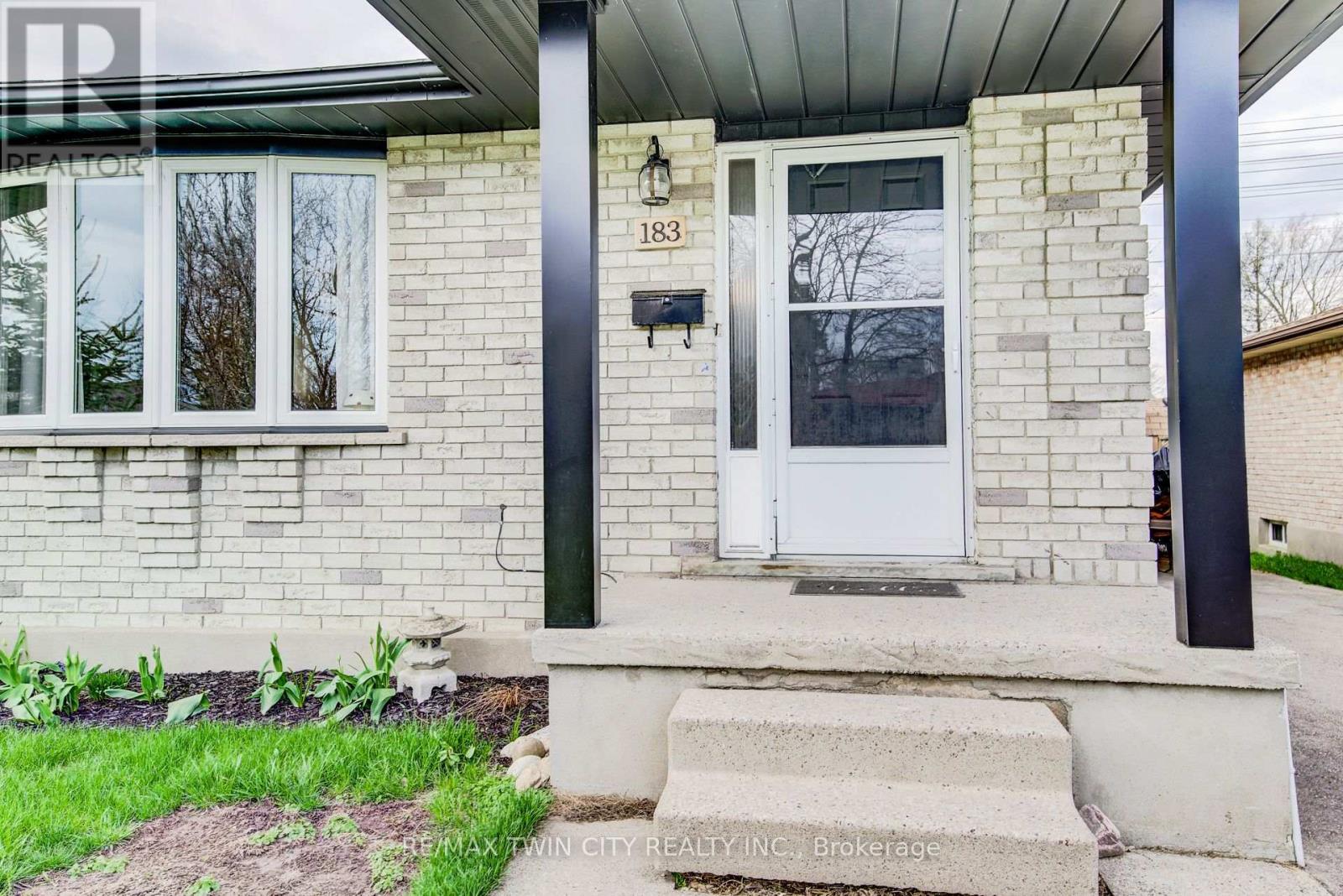 183 DINISON CRESCENT