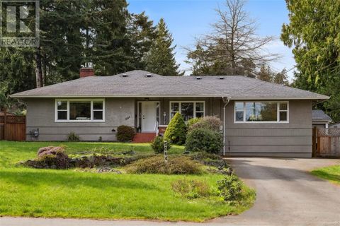 5064 Wesley Rd Saanich BC V8Y1Z4