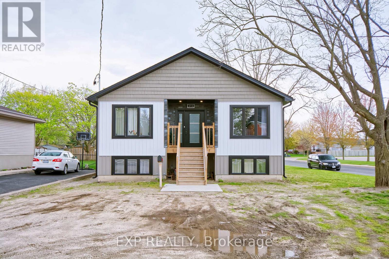 313 JOHN STREET S