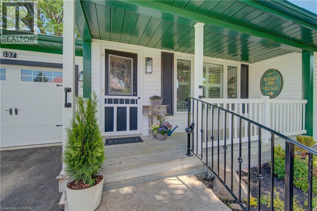 137 WESLEY Crescent