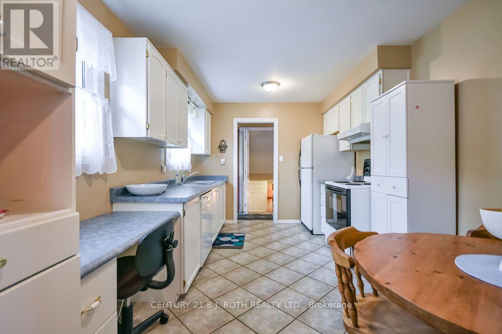 1037 GLEN EAGLES CRESCENT
