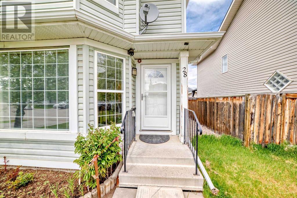 28 Country Hills Manor NW