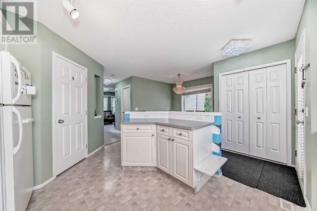 28 Country Hills Manor NW