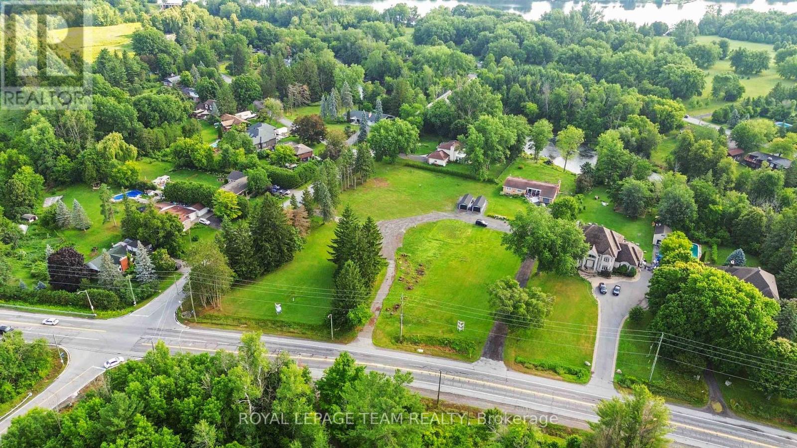 4003 RIDEAU VALLEY DRIVE N