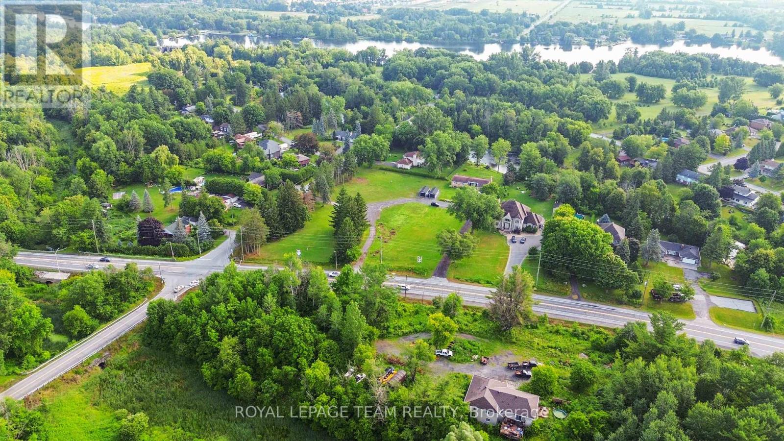 4003 RIDEAU VALLEY DRIVE N