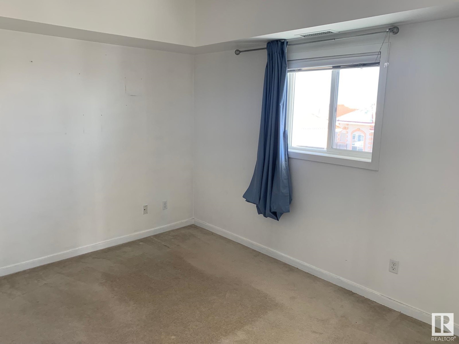 #318 13835 155 AV NW