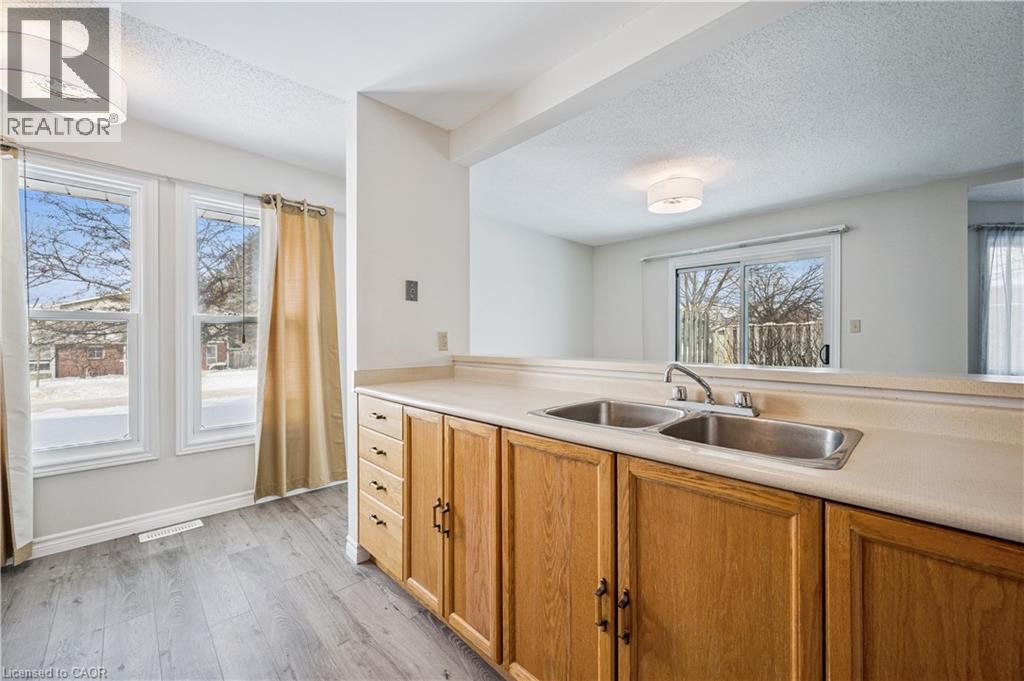 205 HIGHLAND Crescent Unit# 35