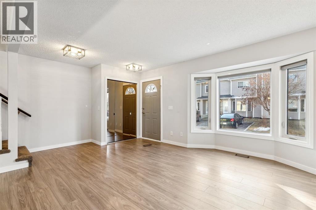 172 Riverglen Park SE