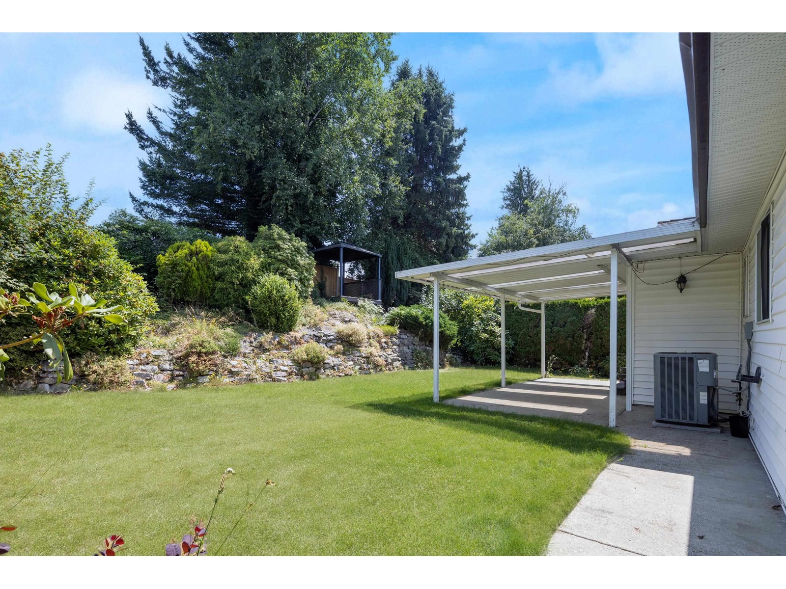 2138 ESSEX DRIVE