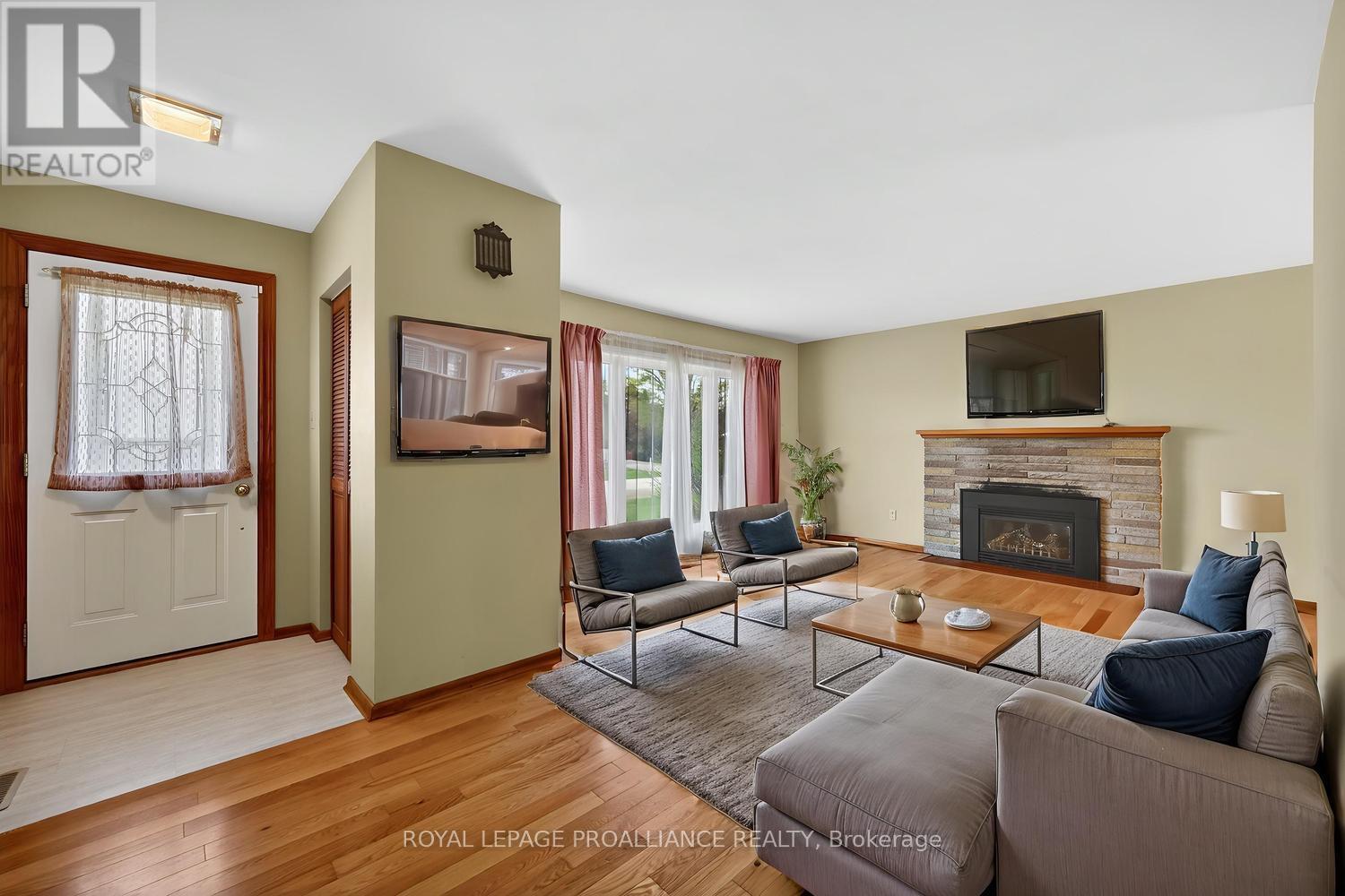 6 ROBERT ROAD