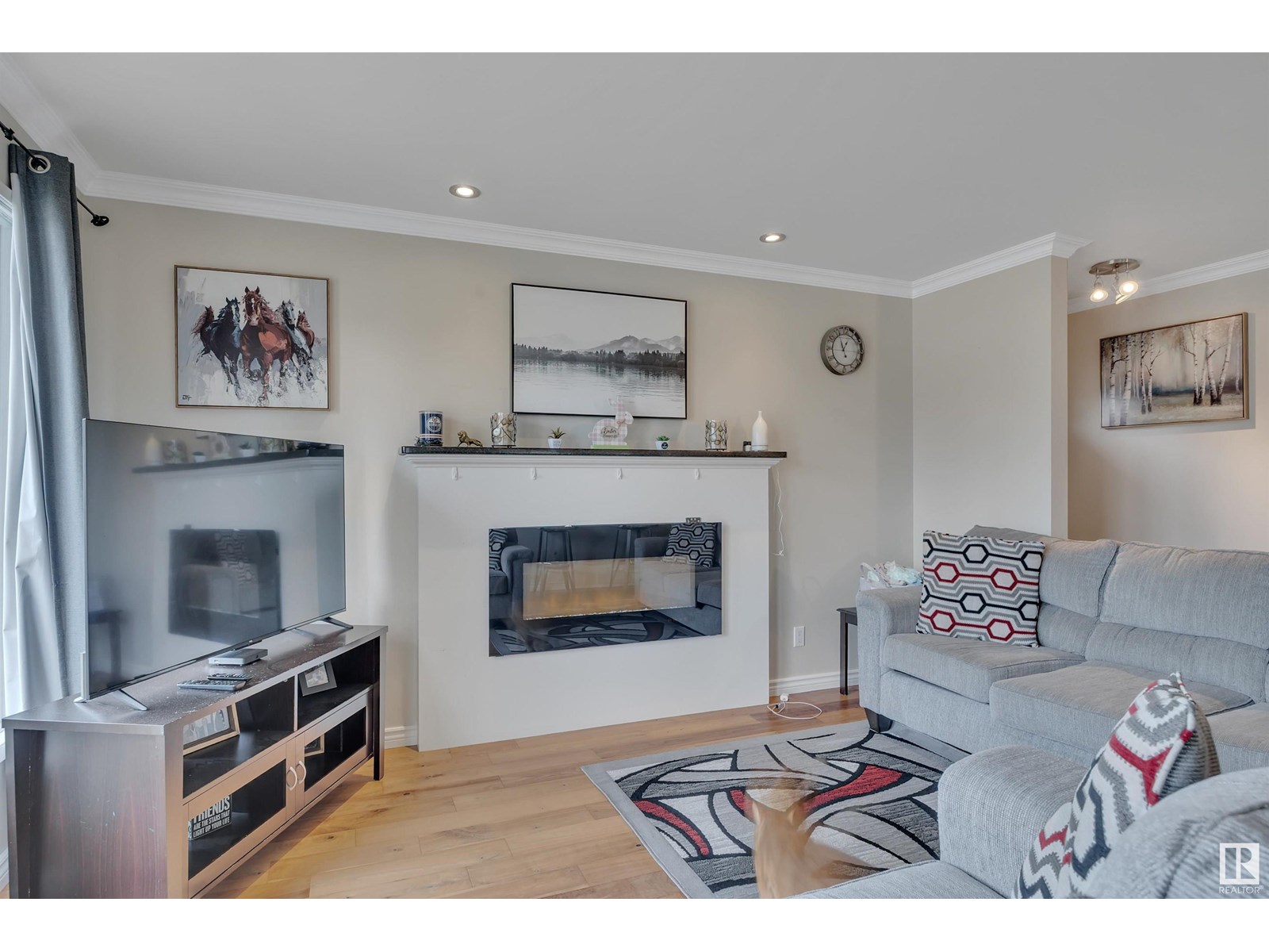 6428 15 AV NW