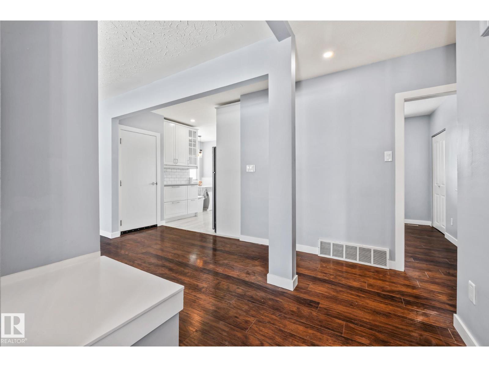 13608 137 ST NW