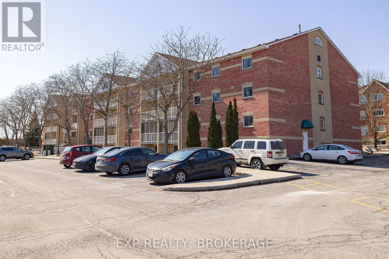 302 - 310 KINGSDALE AVENUE