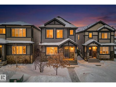 22108 87 AV NW Edmonton AB T5T7H7