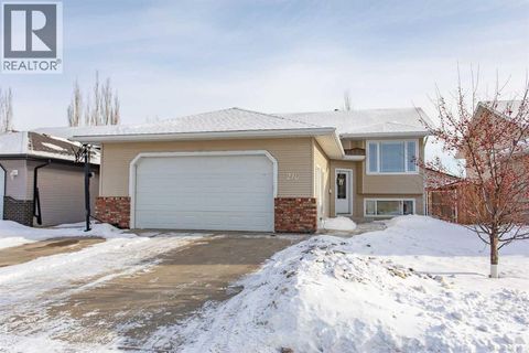 210 Lindsay Avenue Red Deer AB T4L3P3