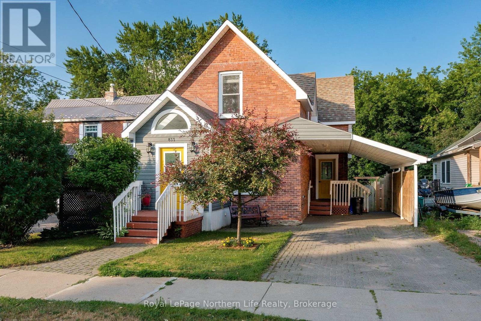 833 MCINTYRE STREET W