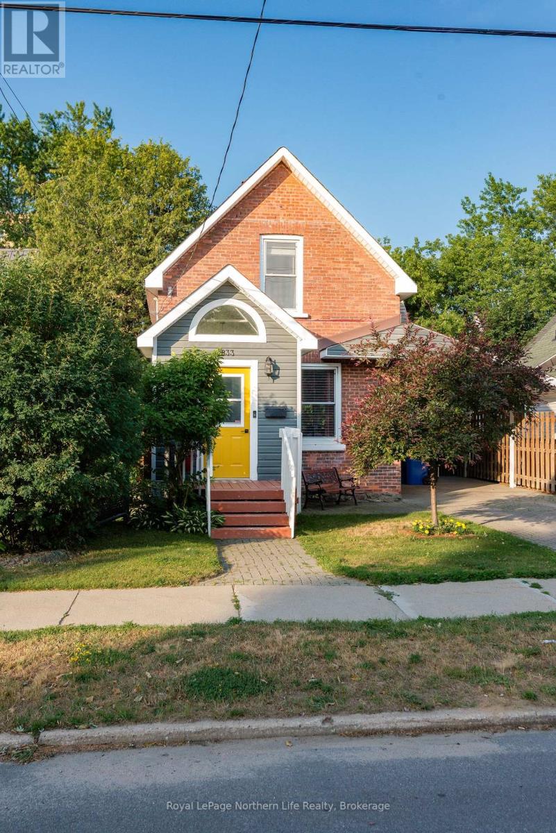 833 MCINTYRE STREET W