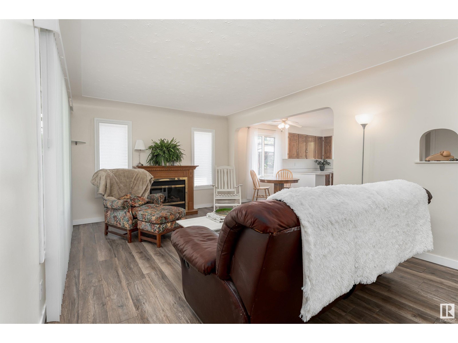12238 94 ST NW