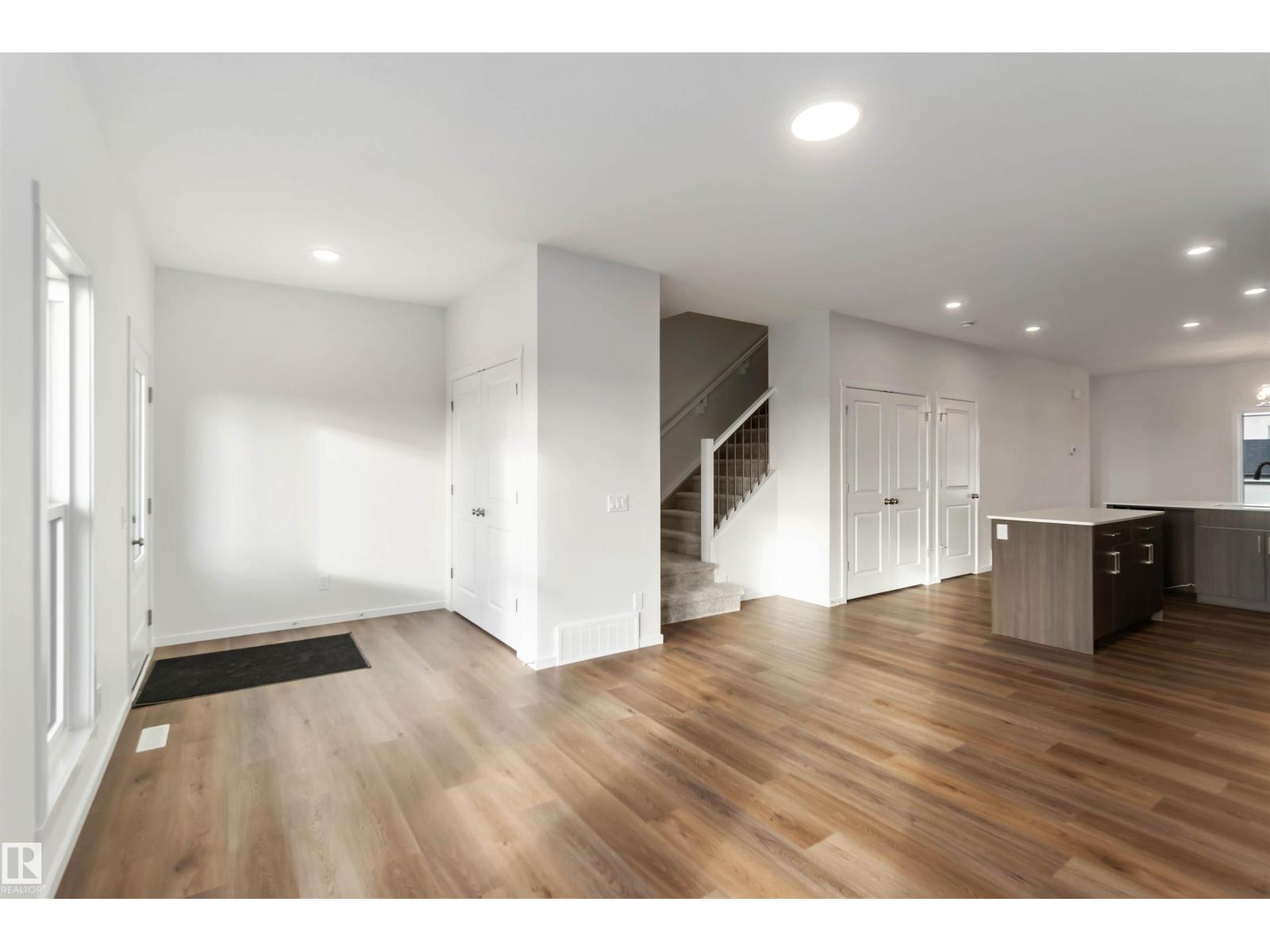 5452 Hawthorn RU SW SW