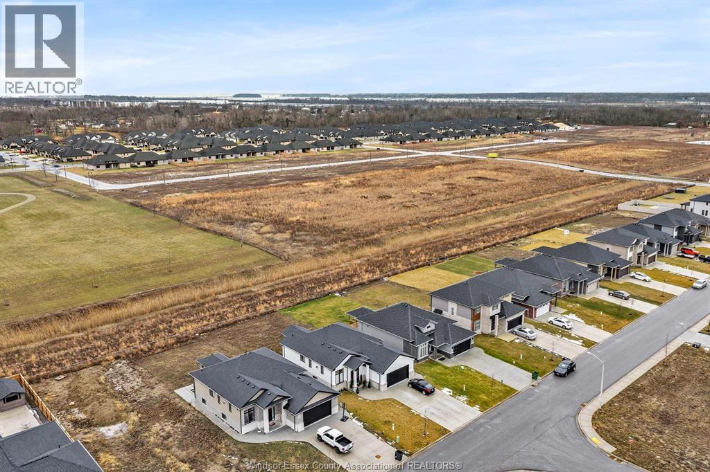 121 Kingsbridge DRIVE