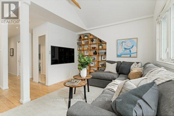 UPPER - 736 WOODBINE AVENUE