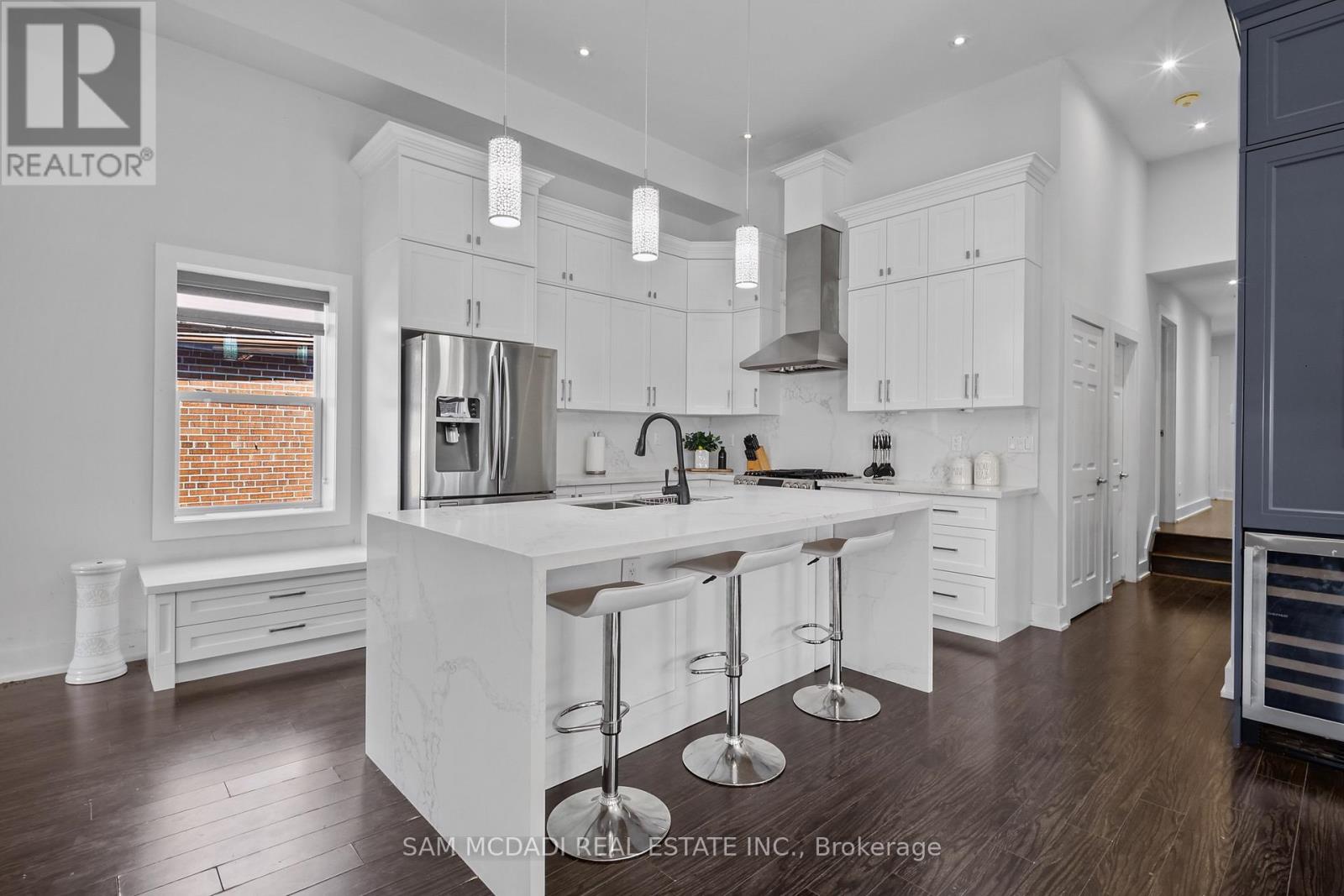 30 MAPLE AVENUE N