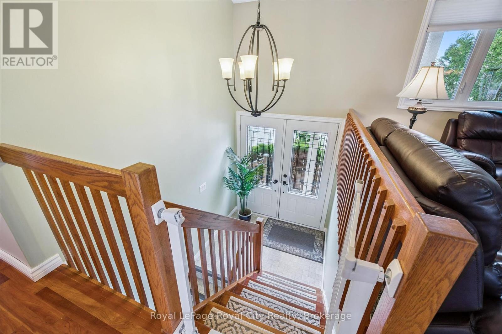 9 DUNHILL CRESCENT