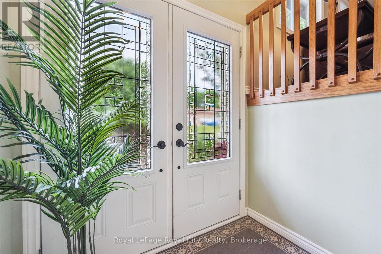 9 DUNHILL CRESCENT