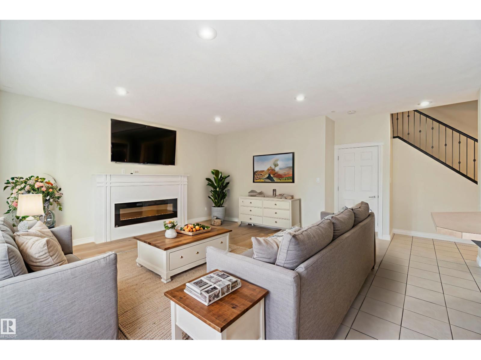 8 LONGVIEW PT
