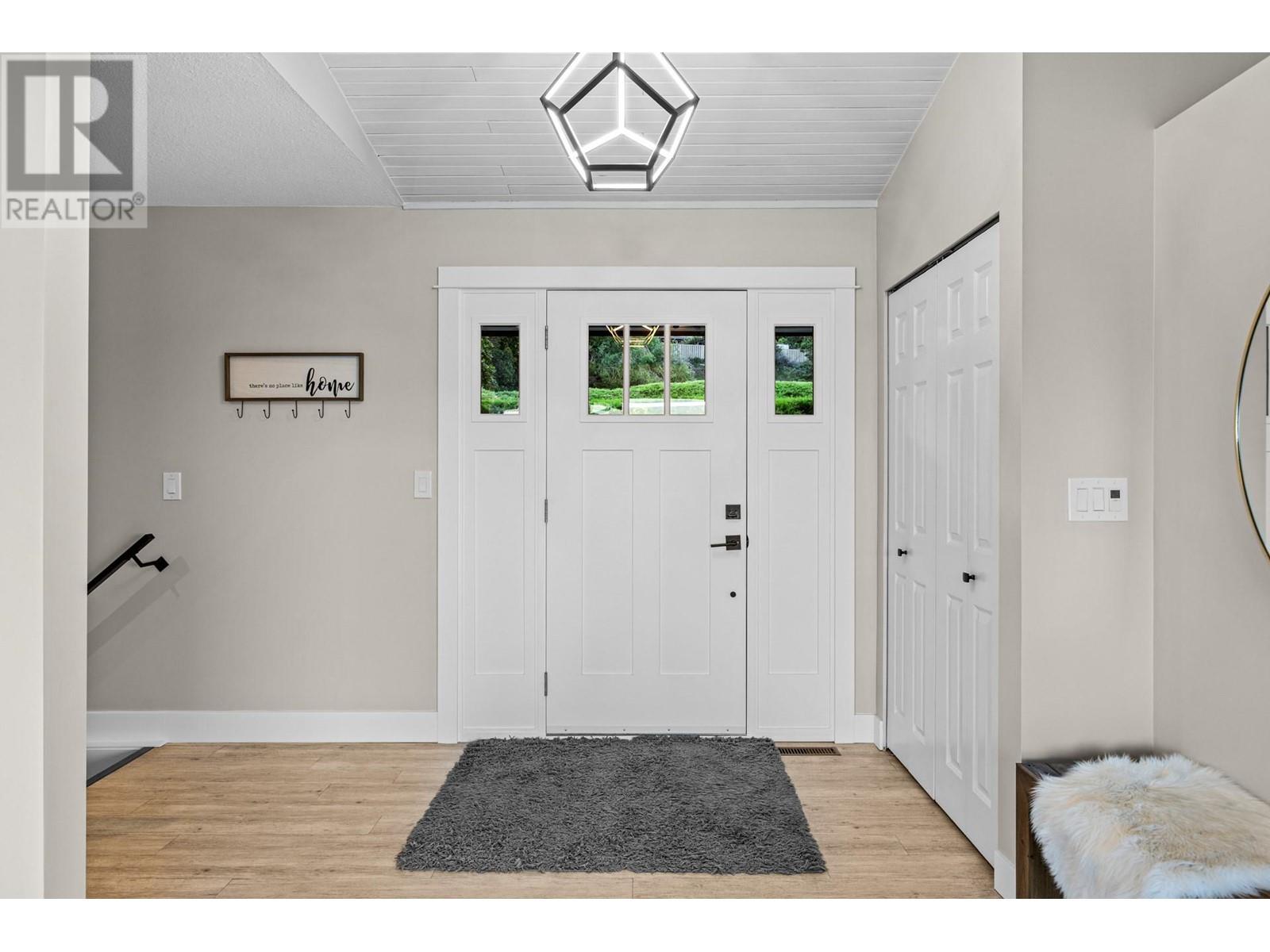 3895 Angus Drive