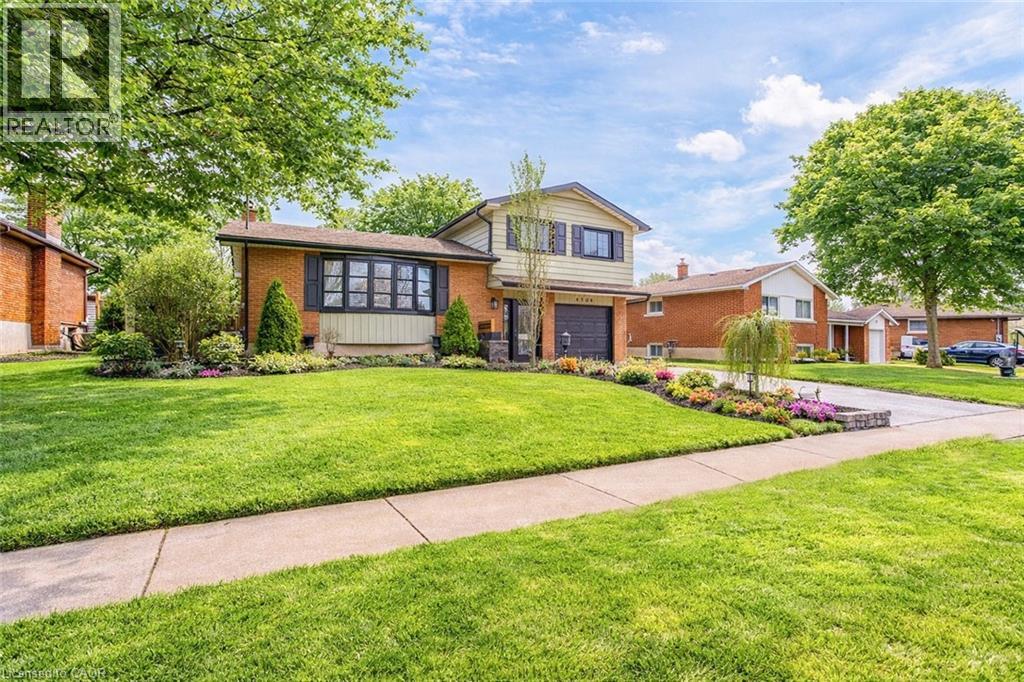 4504 QUEENSWAY Gardens