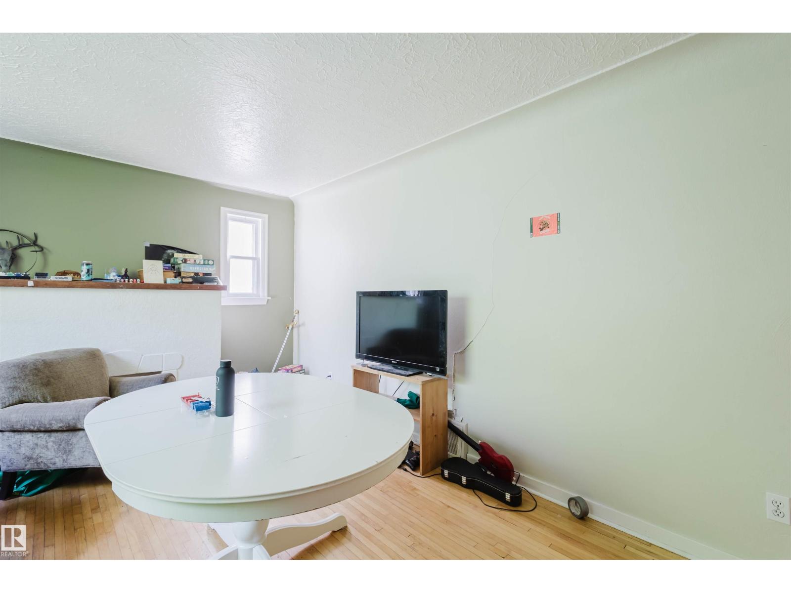 7230 112 ST NW