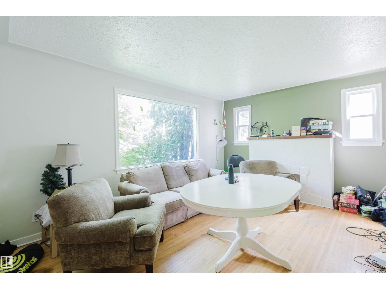 7230 112 ST NW