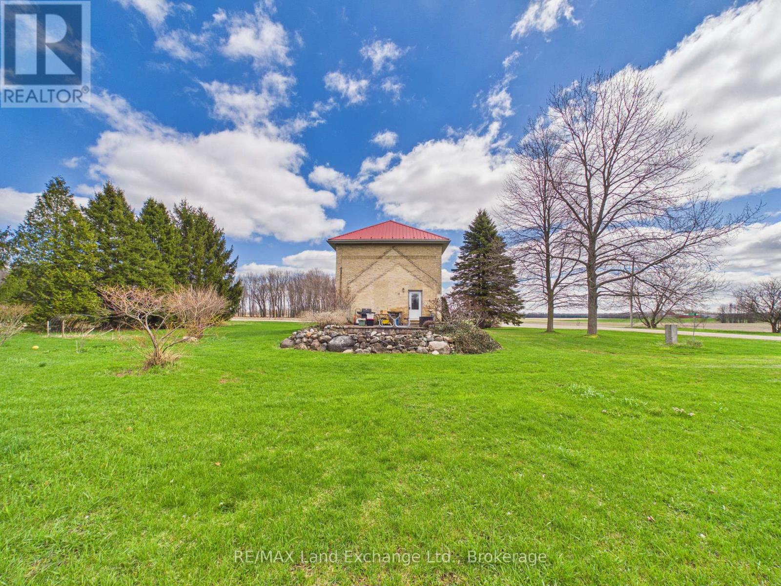 208 AUSTIN SIDE ROAD S