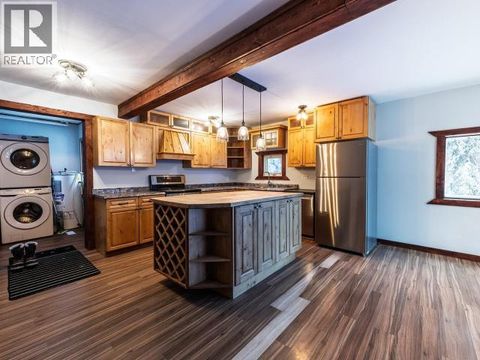 6 BLUEBIRD HILL Whitehorse South YT Y0B1Y2