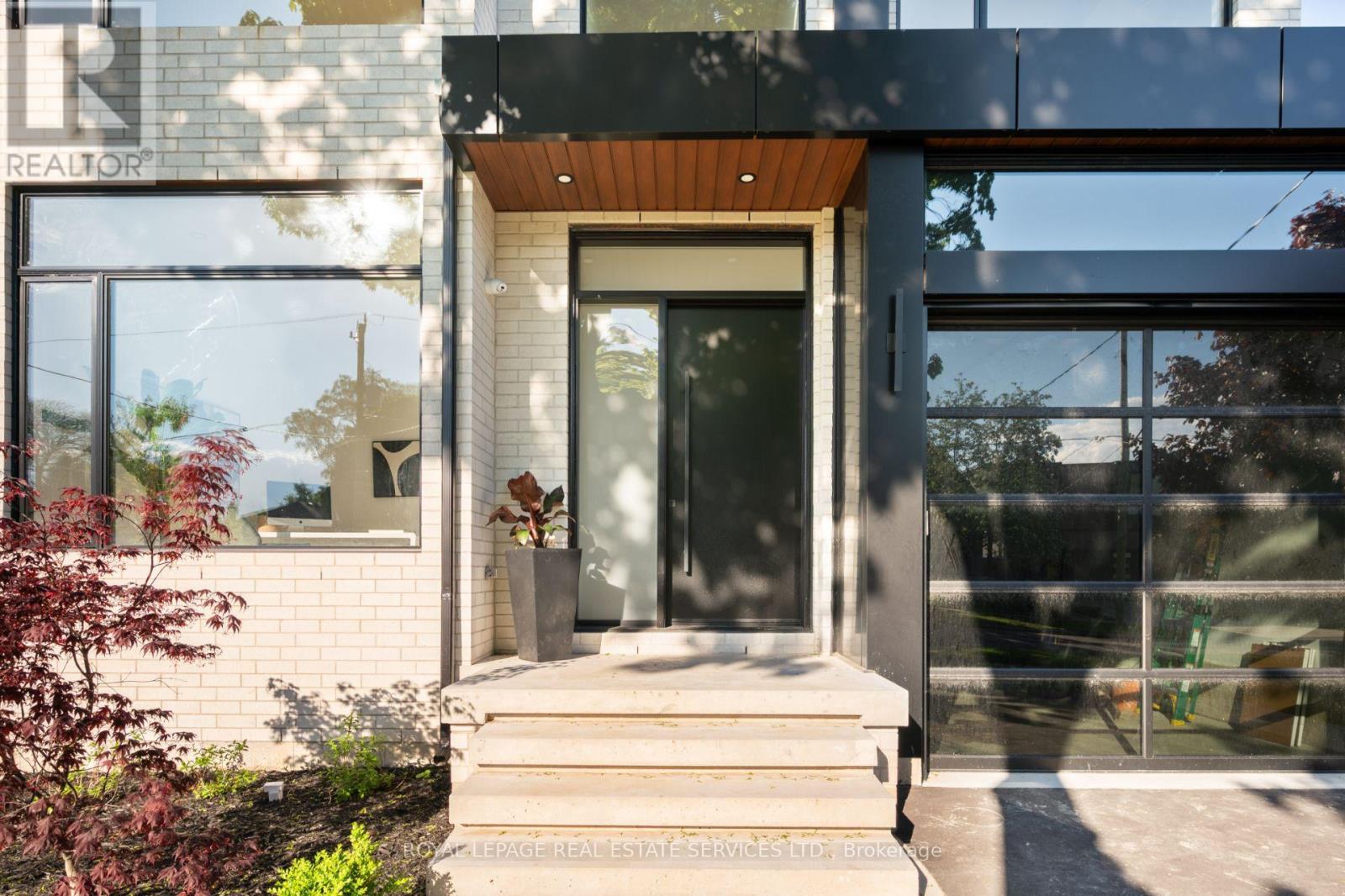 263 THIRTIETH STREET