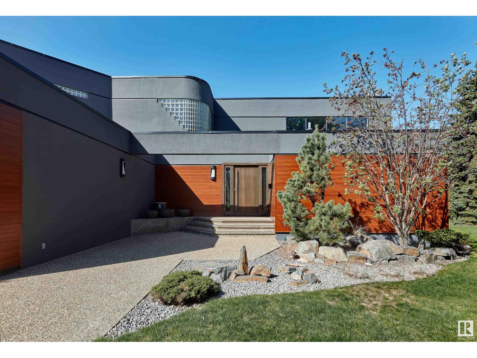 7 PATRICIA PL NW
