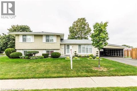 102 MUNCH Avenue Cambridge ON N1R6H8