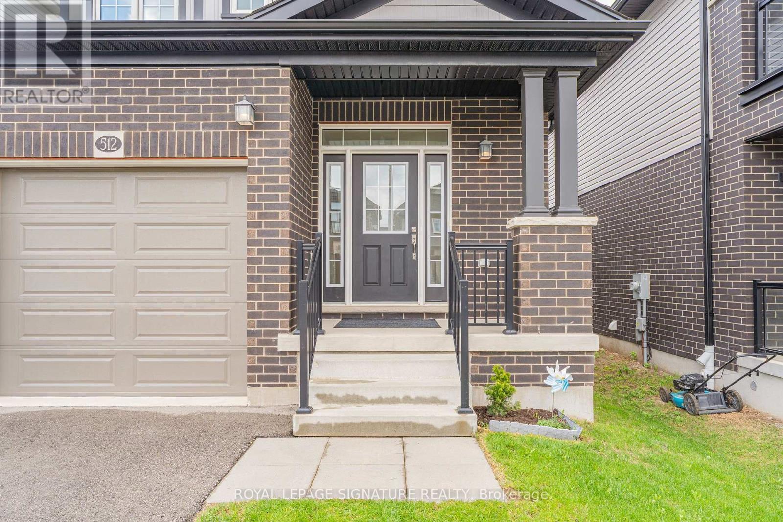 512 NATHALIE CRESCENT
