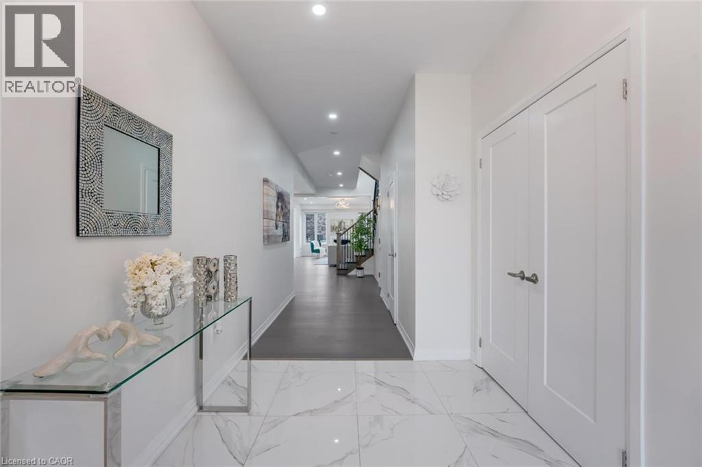 116 CROSSMORE Crescent