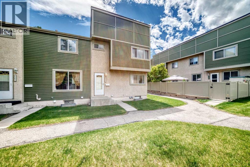 222, 406 Blackthorn Road NE