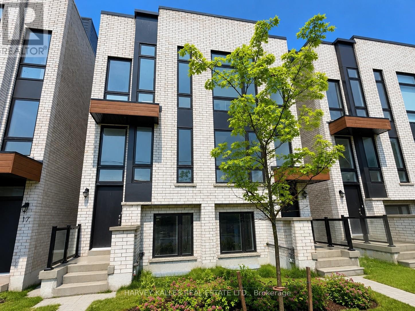 Photo 1 of 16 — 19 INNES AVENUE, Toronto (Corso Italia-Davenport), ON M6E0B2