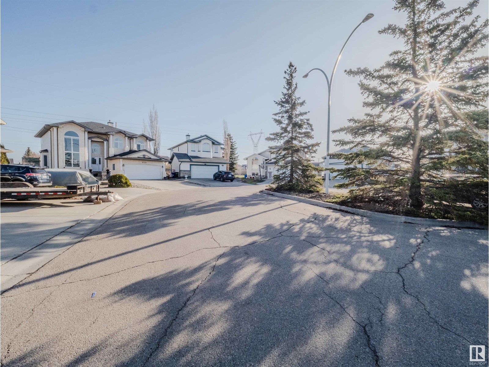 8720 163 AV NW