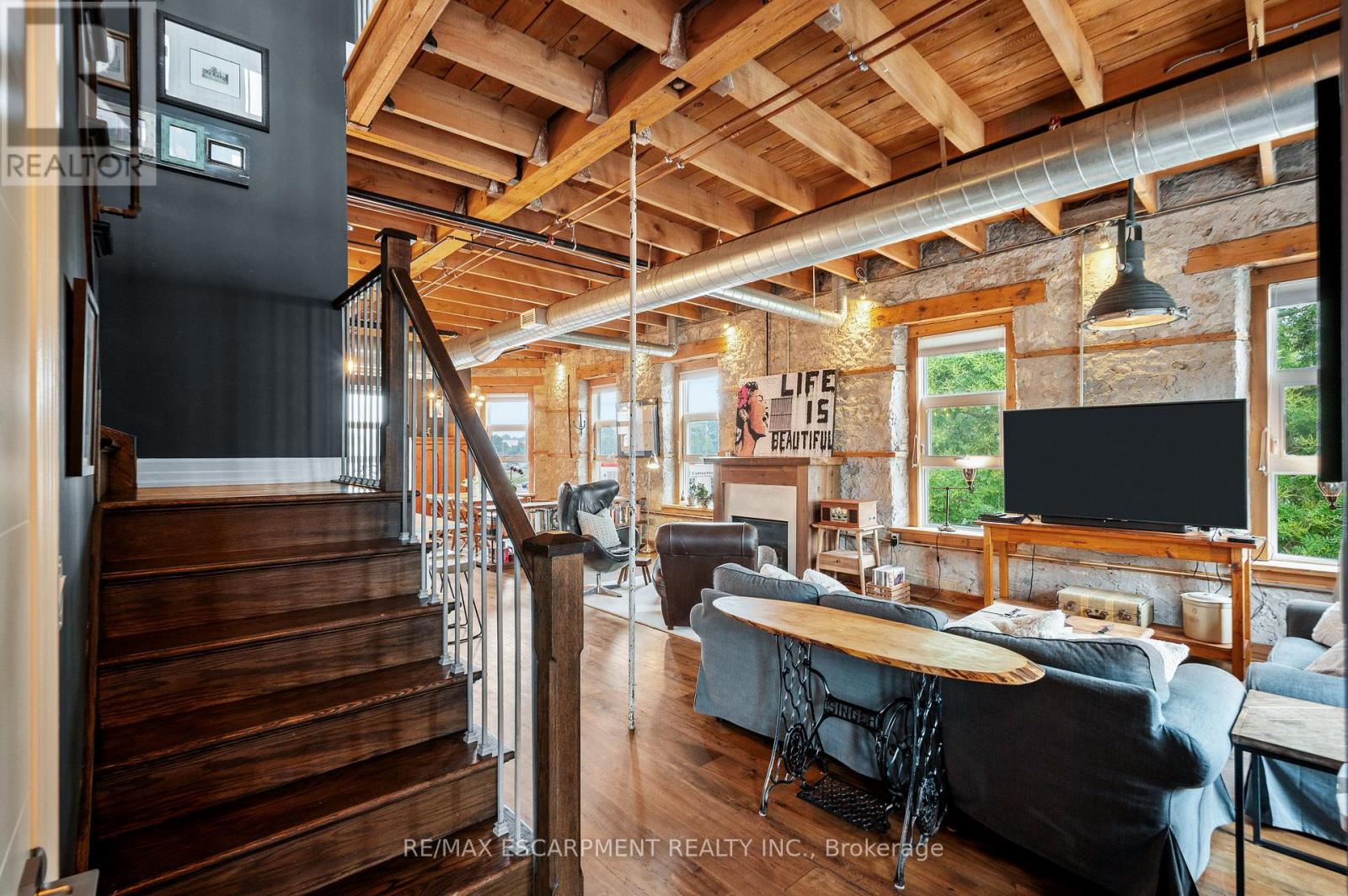 201 - 25 CONCESSION STREET