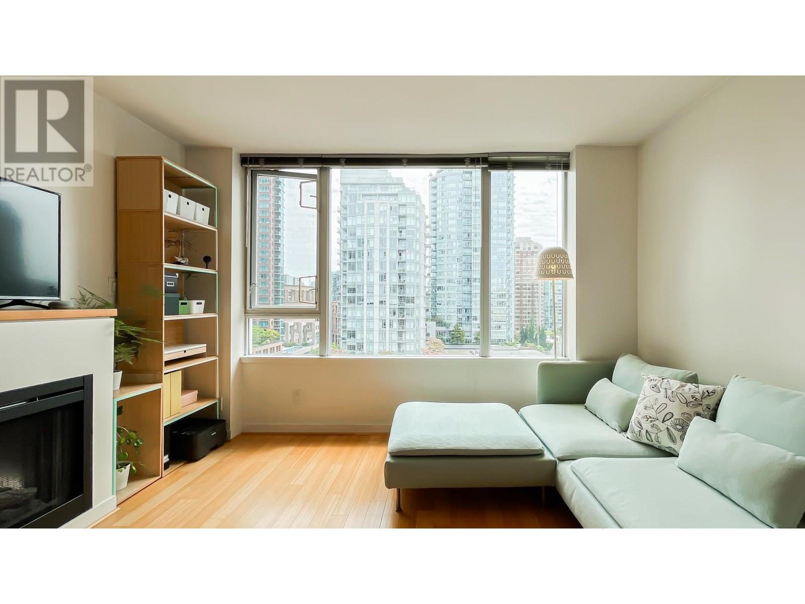 809 822 SEYMOUR STREET