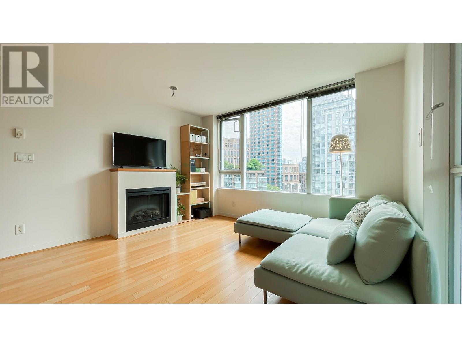 809 822 SEYMOUR STREET