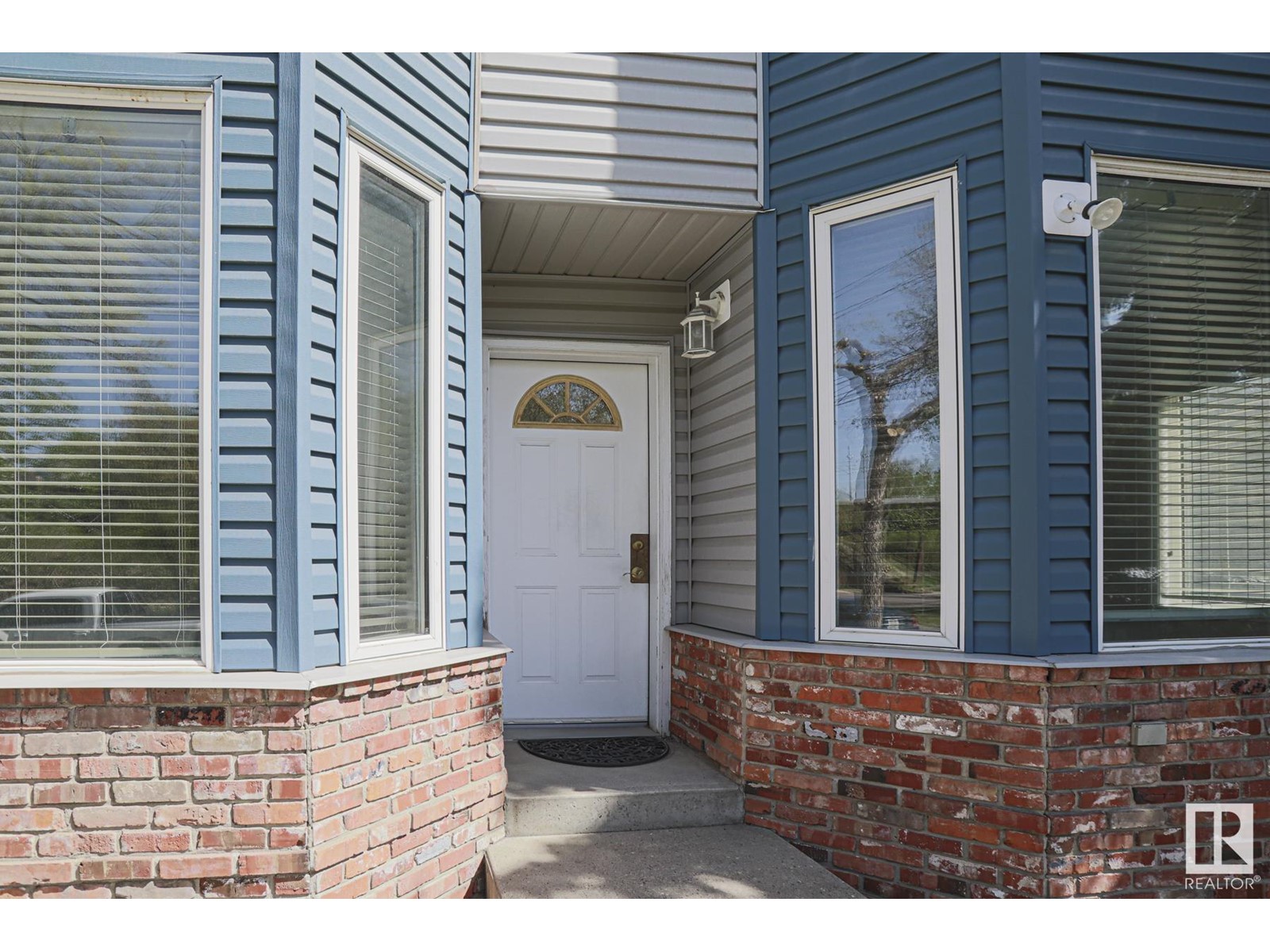 #103 9745 96A ST NW