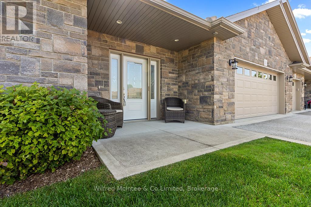 UNIT #32 - 246 GREY STREET S